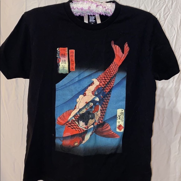 Graphic t-shirt - Picture 1 of 2